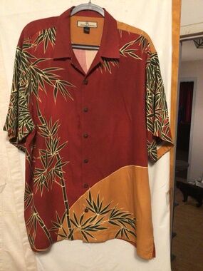 Tommy Bahamas 100% silk Bold boho shirt SZ  L Relaxed fit